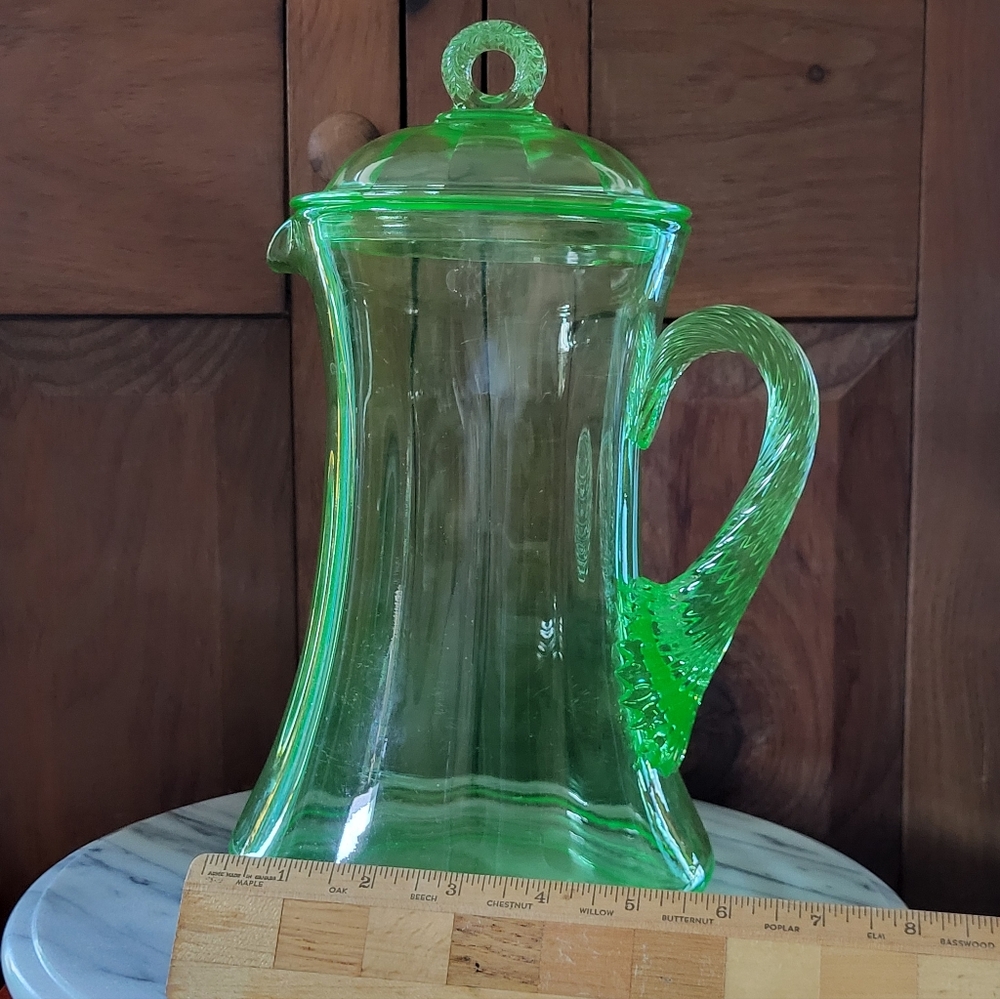 Vibrant Green Glass Pitcher - Picture 6 of 17